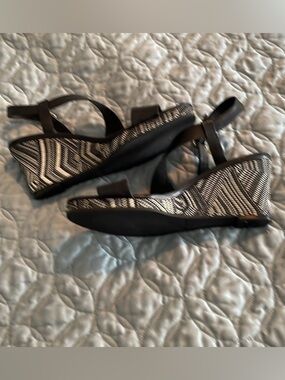 Cole Haan Black Leather Wedge Sandals 8.5